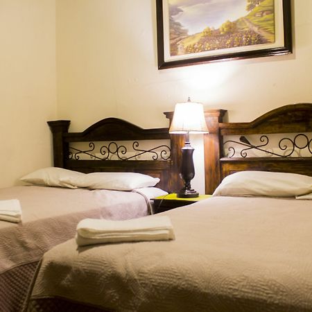 Dionisio Inn アンティグア・グアテマラ エクステリア 写真