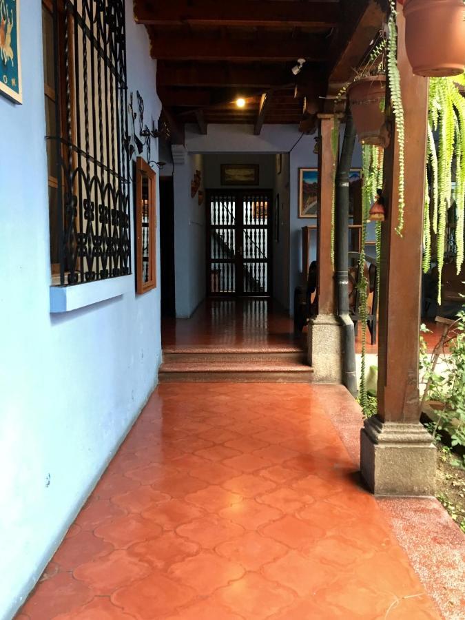 Dionisio Inn アンティグア・グアテマラ エクステリア 写真