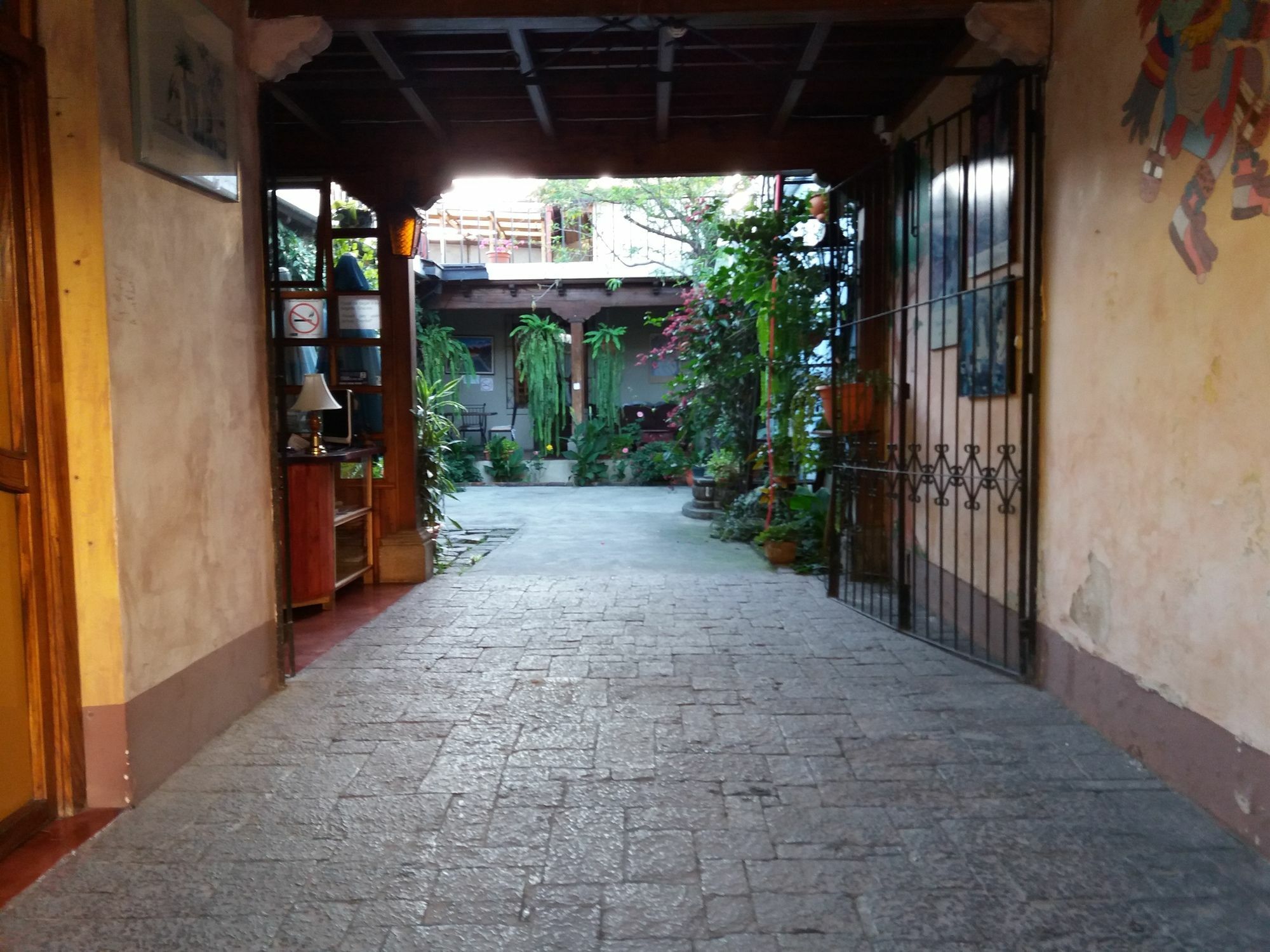 Dionisio Inn アンティグア・グアテマラ エクステリア 写真